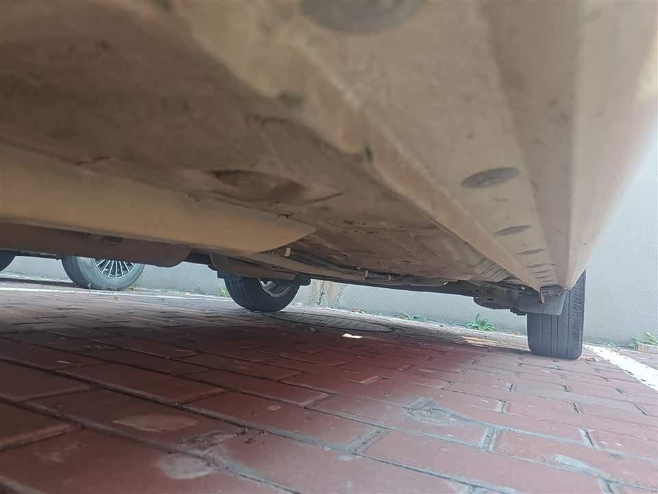 Toyota YARiS L to enjoy