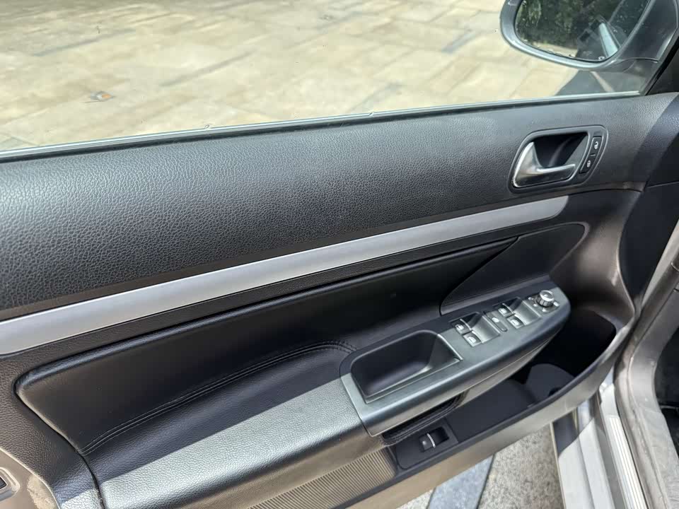 Volkswagen Sagitar