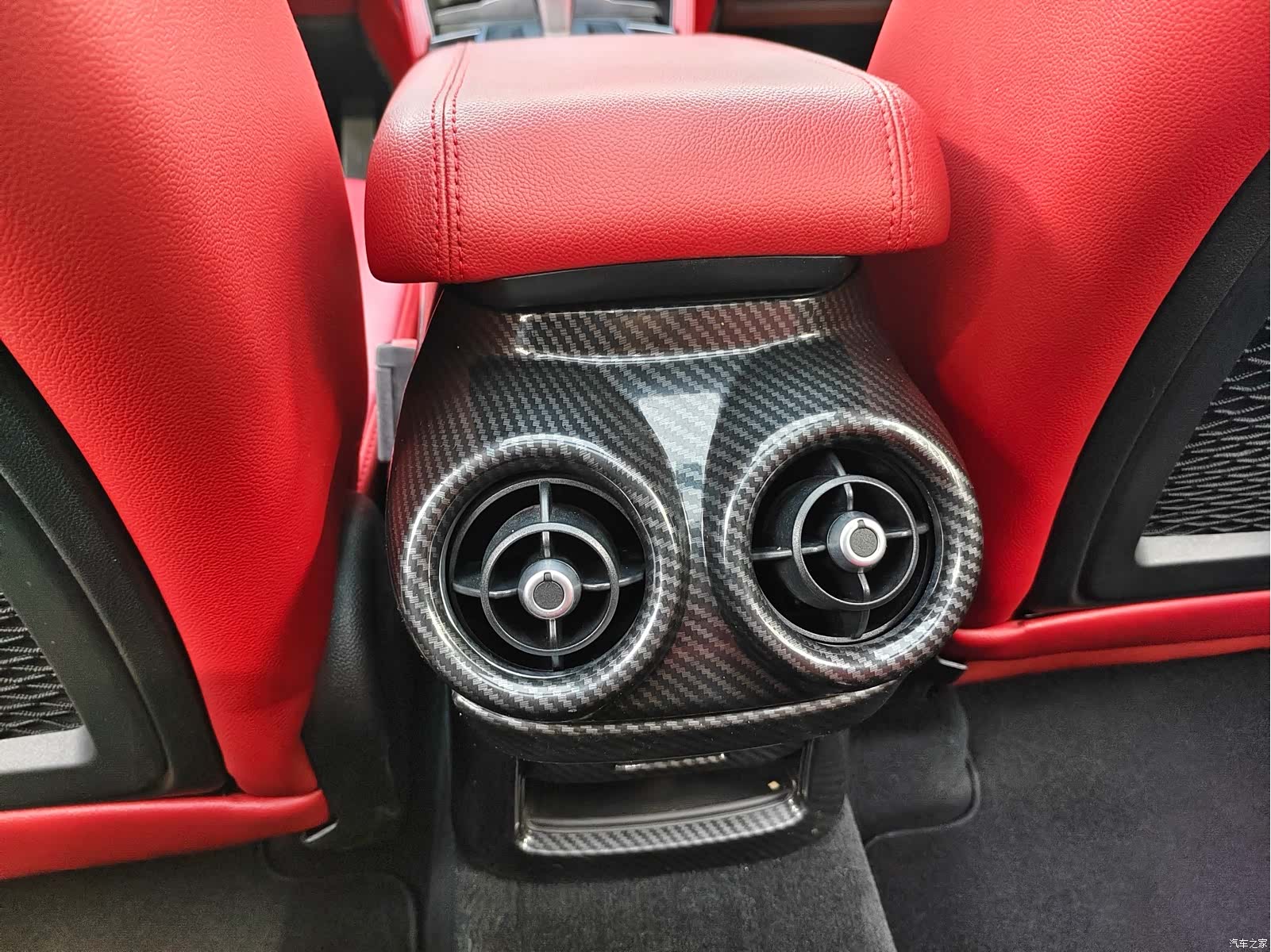 Alfa Romeo Stelvio, 2019 11