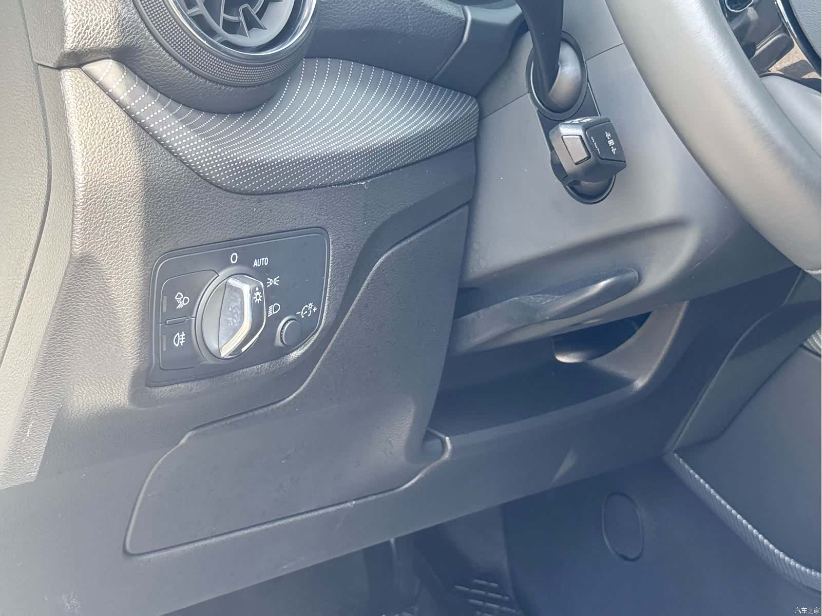 Audi Q2L, 2019 19