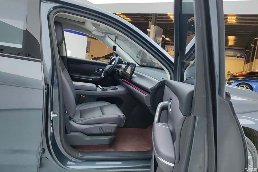 Leapmotor C10, 2024 8