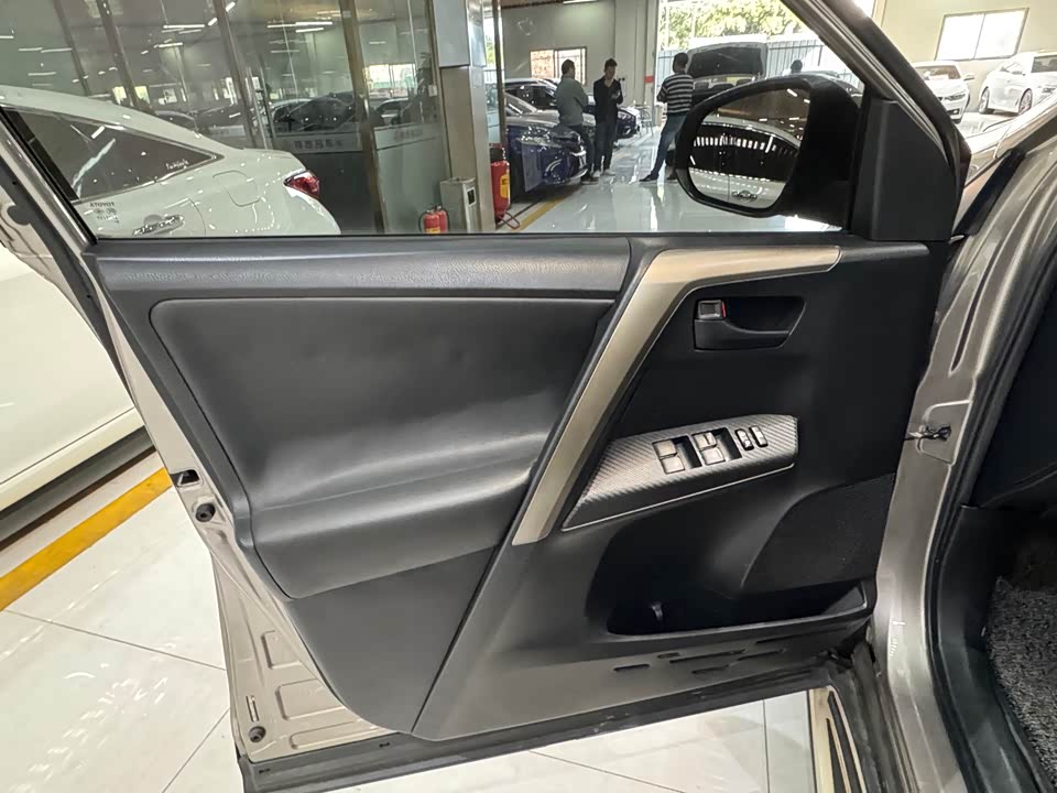 Toyota RAV4 Rongfang