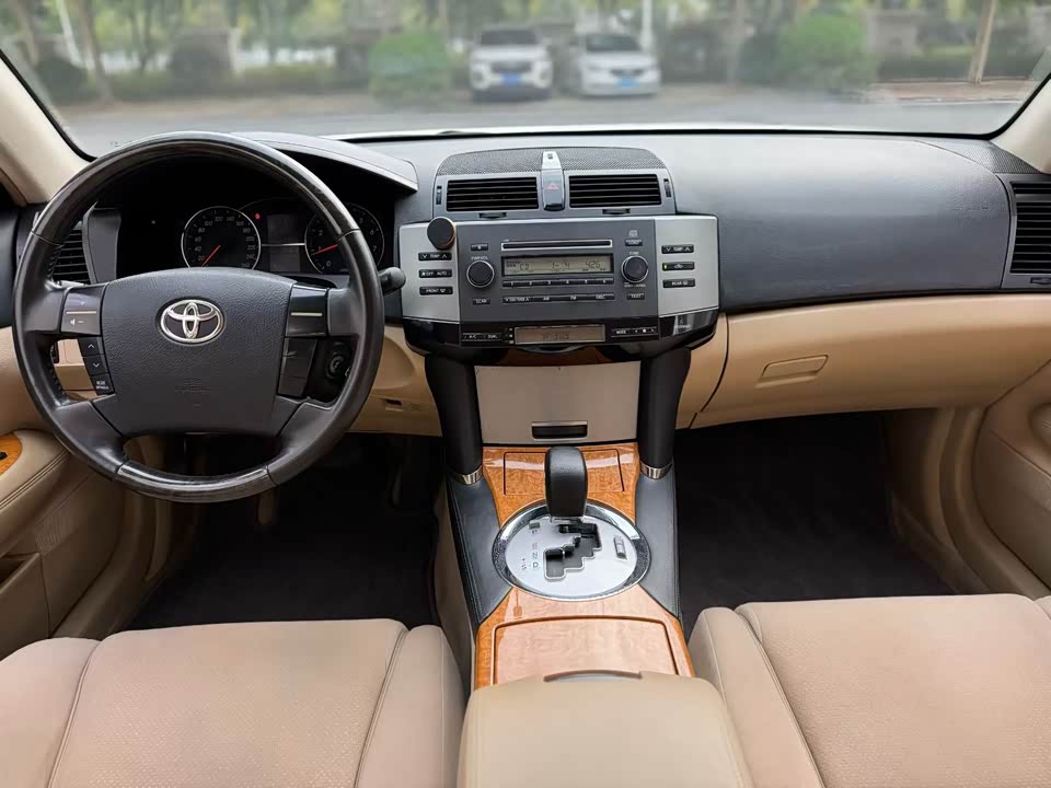 Toyota Reiz