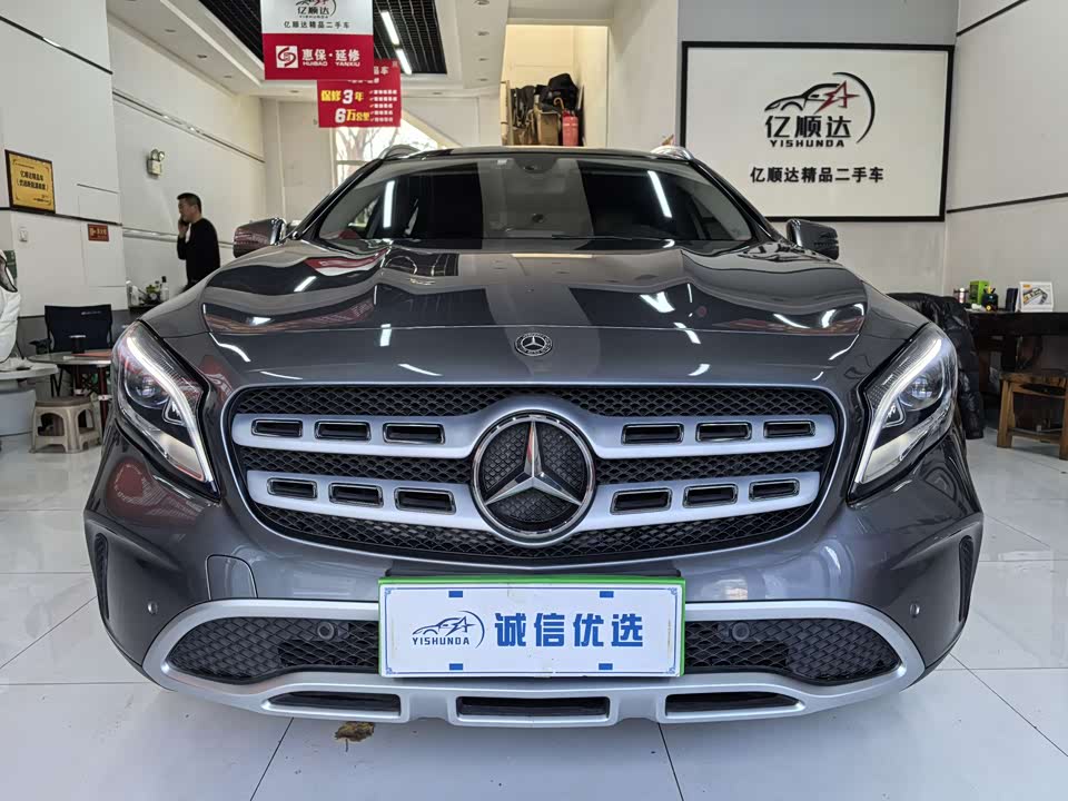 Mercedes-Benz GLA