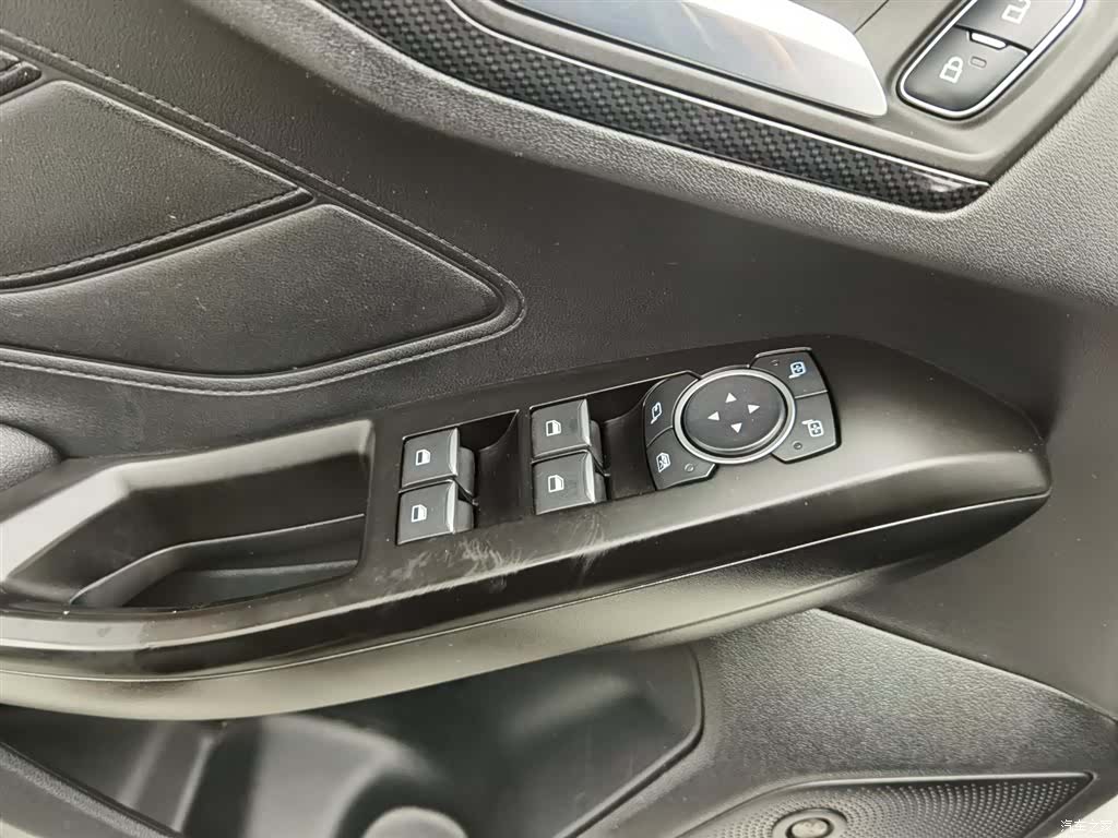 Ford Focus, 2022 9