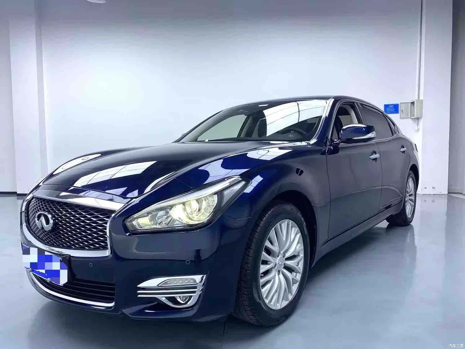 Infiniti Q70