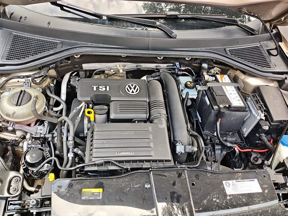 Volkswagen T-ROC exploring Songs