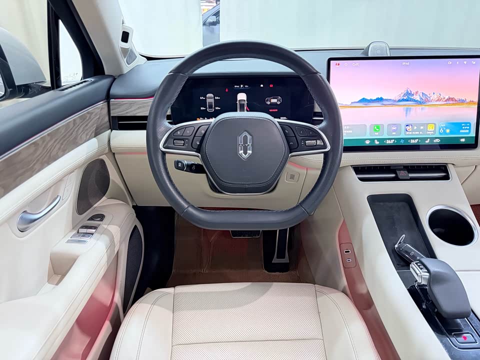 AITO Ask the world M5