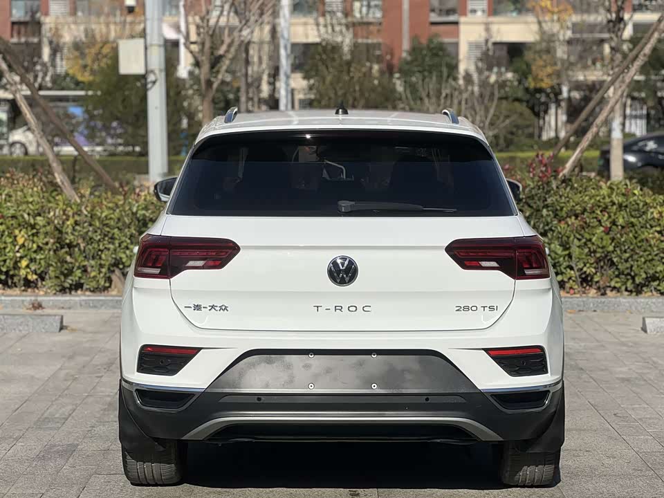 Volkswagen T-ROC exploring Songs