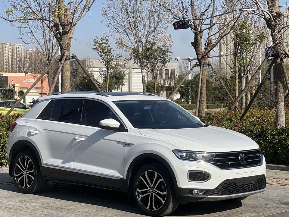Volkswagen T-ROC exploring Songs