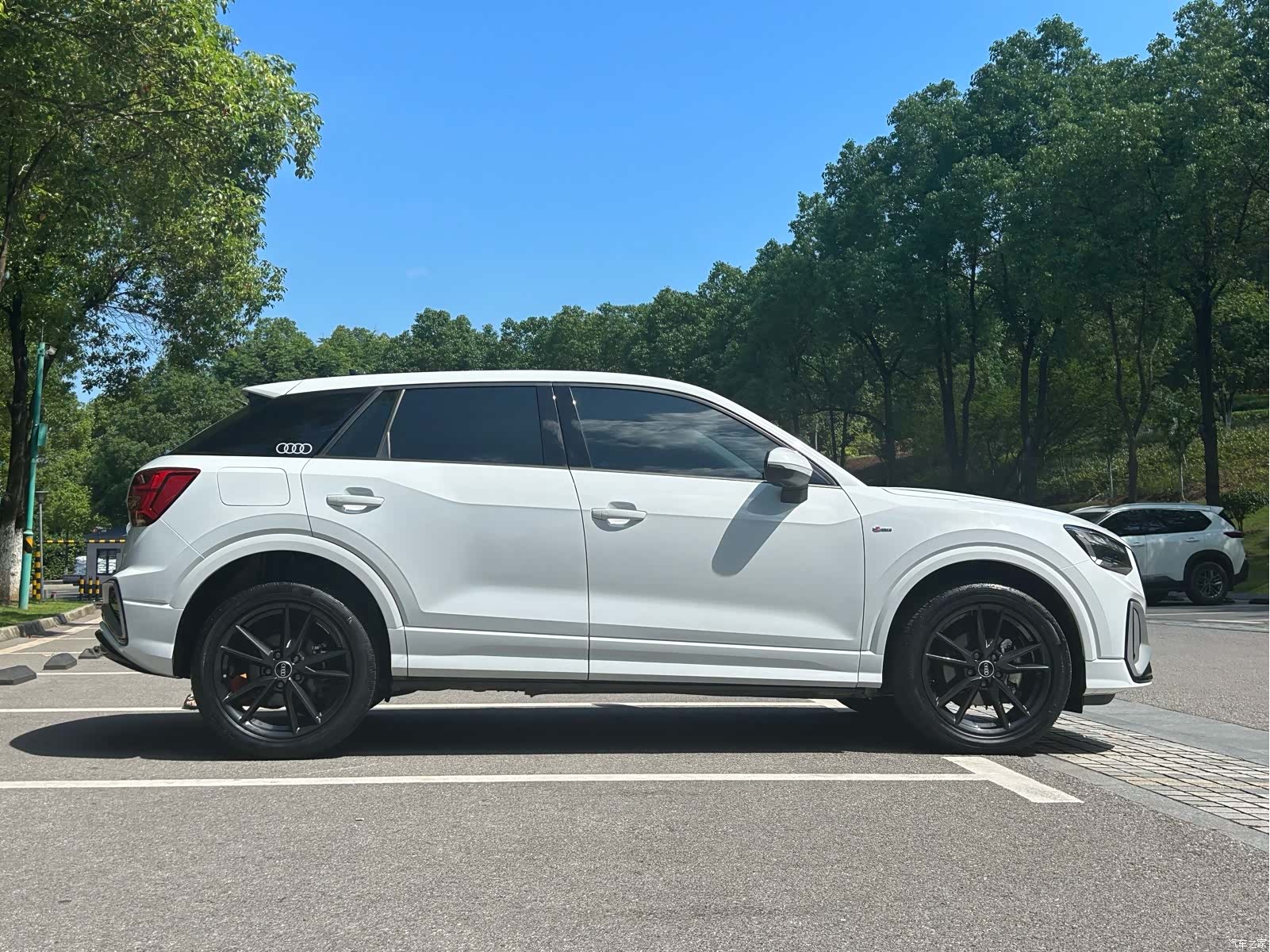 Audi Q2L, 2022 3