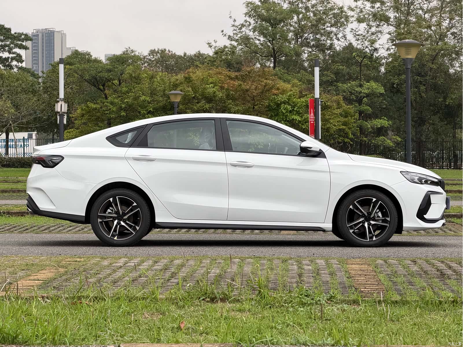 Geely Binray, 2026 10