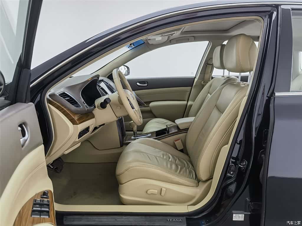 Nissan Teana, 2012 10