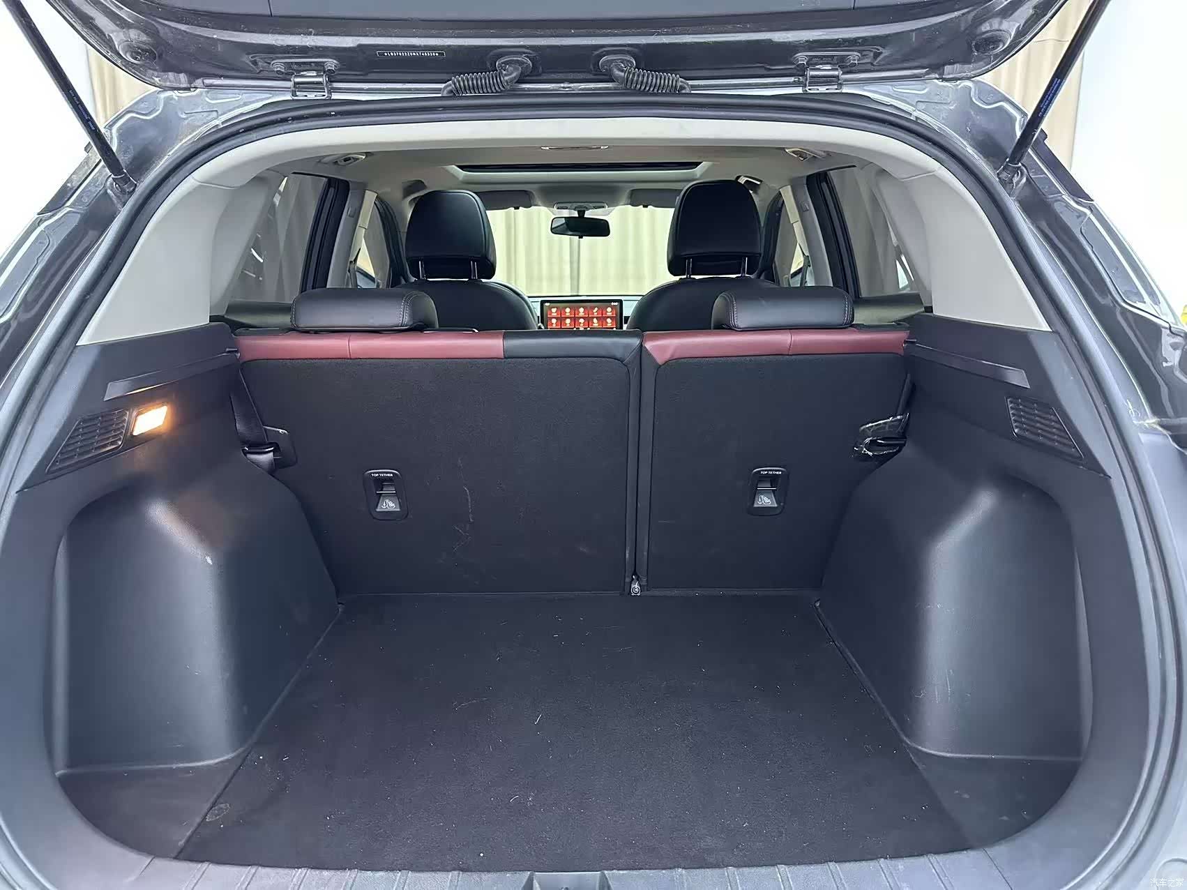 Geely Coolray, 2023 11