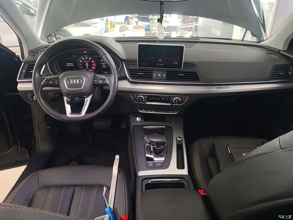 Audi Q5L, 2019 10