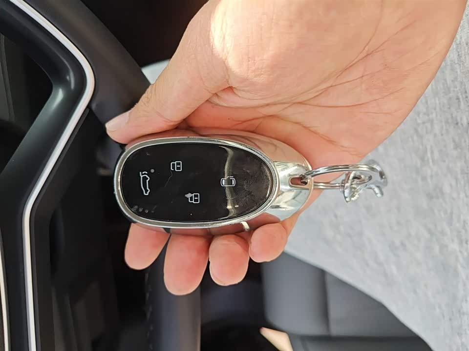 JAC Refine Ruifeng RF8 PHEV