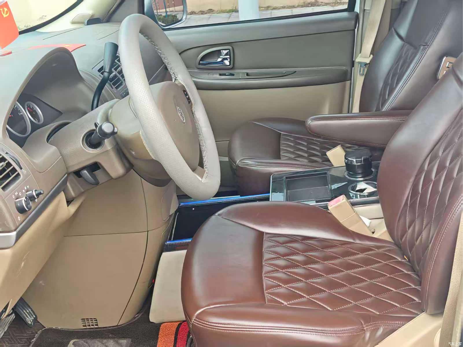Buick GL8, 2015 9