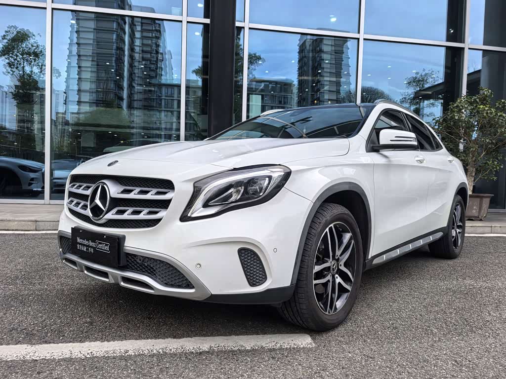 Mercedes-Benz GLA 2018 GLA 200 Fashion