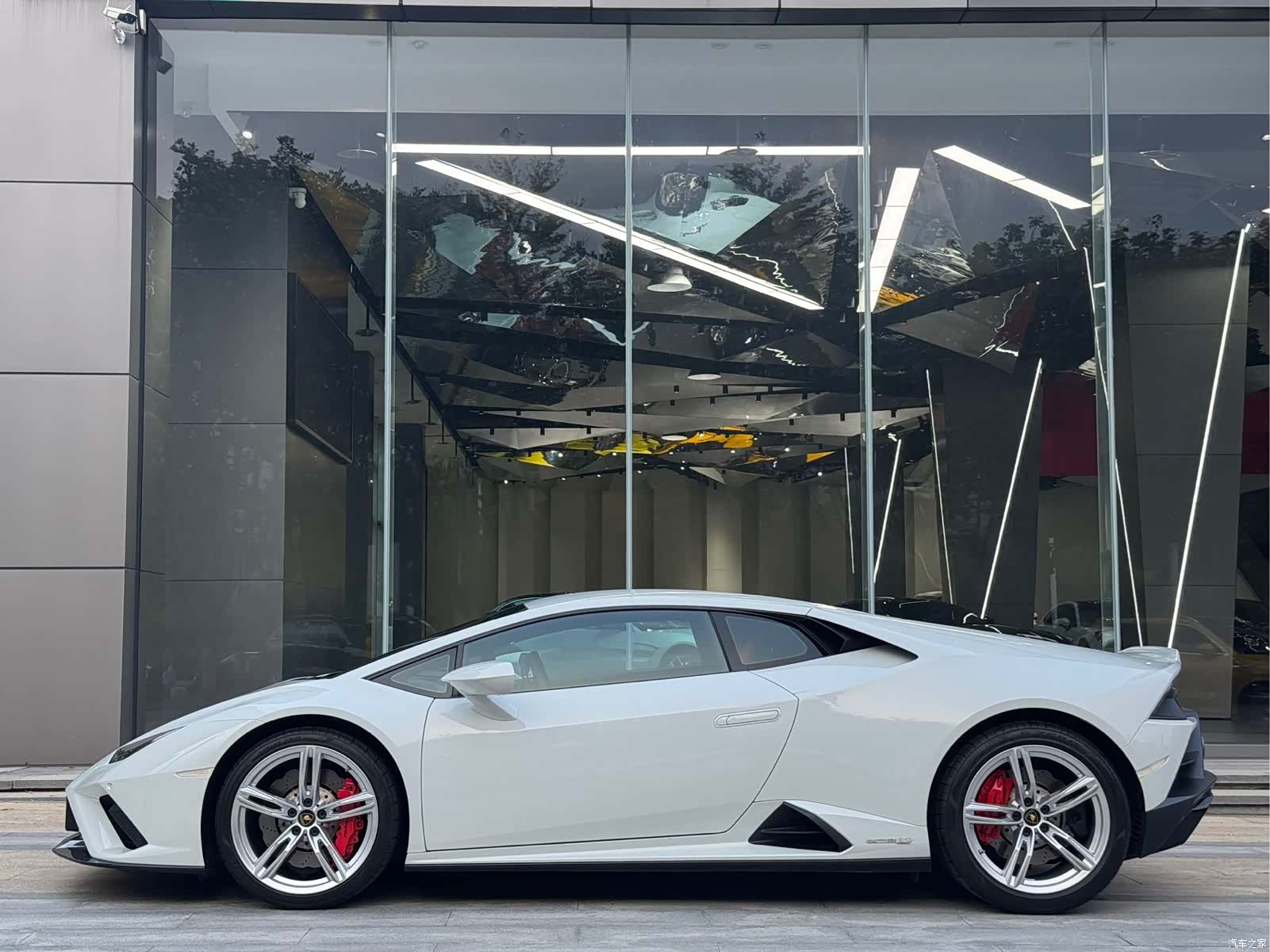 Lamborghini Huracán, 2021 3