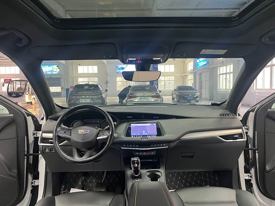 Cadillac XT4