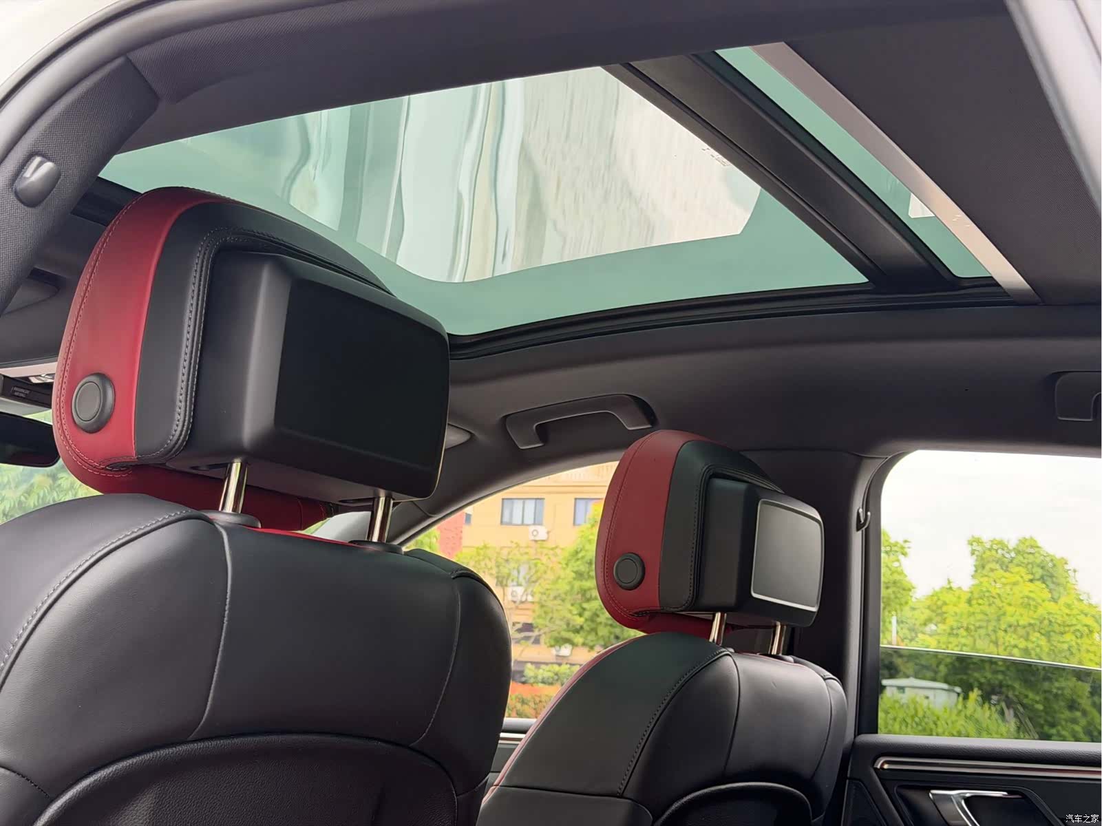 Porsche Macan, 2023 11