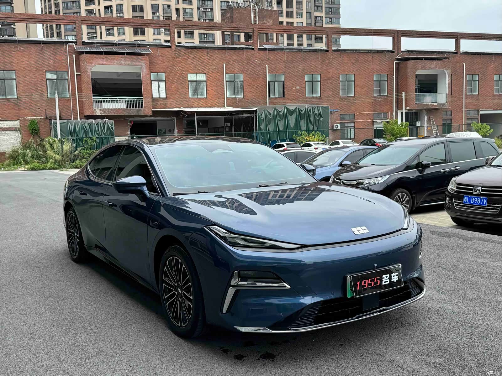 Geely 8, 2025 3