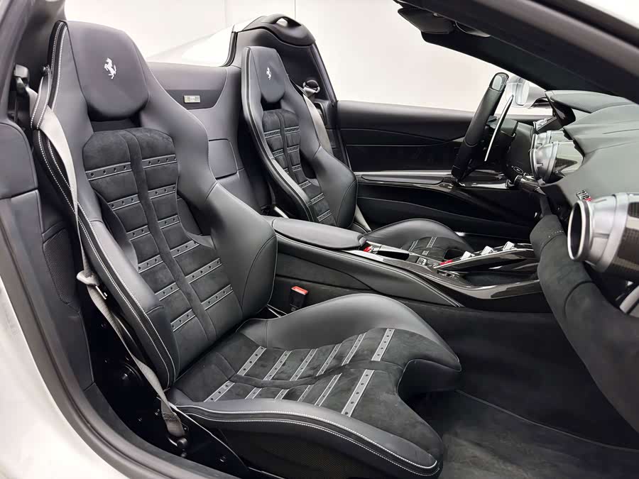 Ferrari 812 2023, фото 22