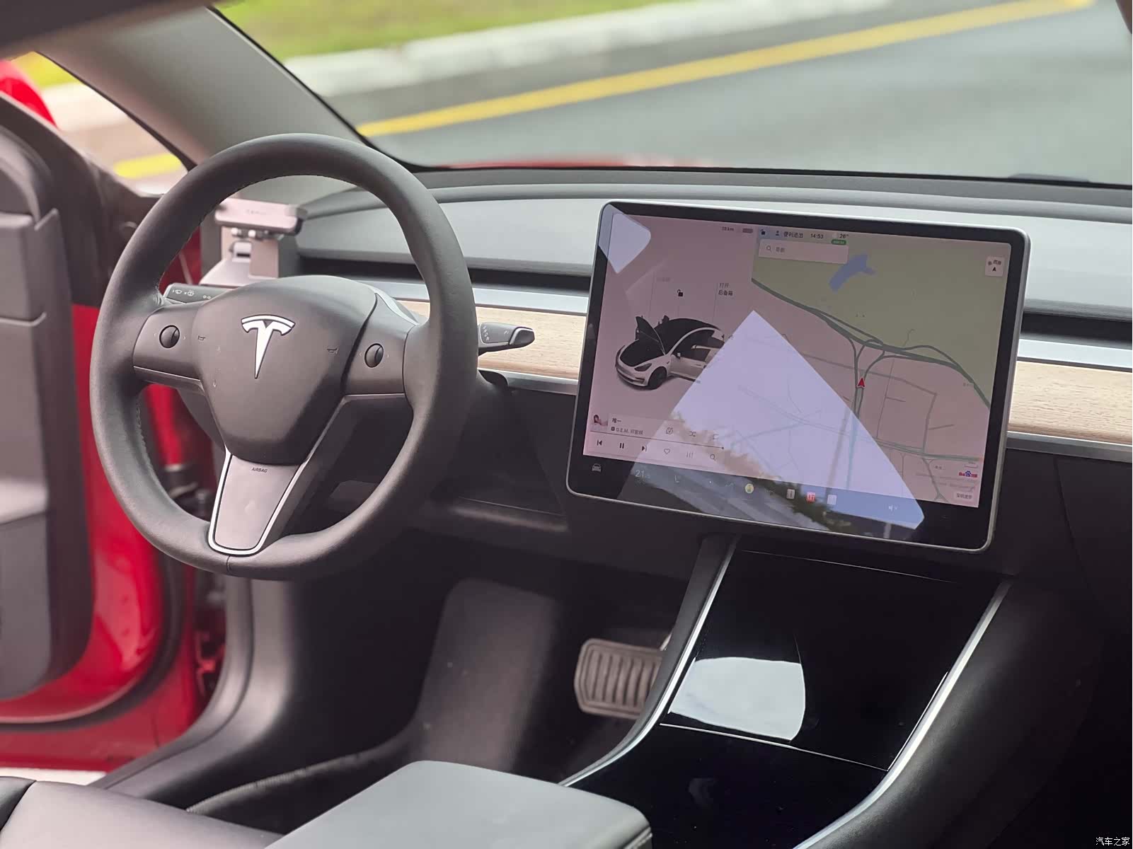 Tesla Model 3, 2020 13