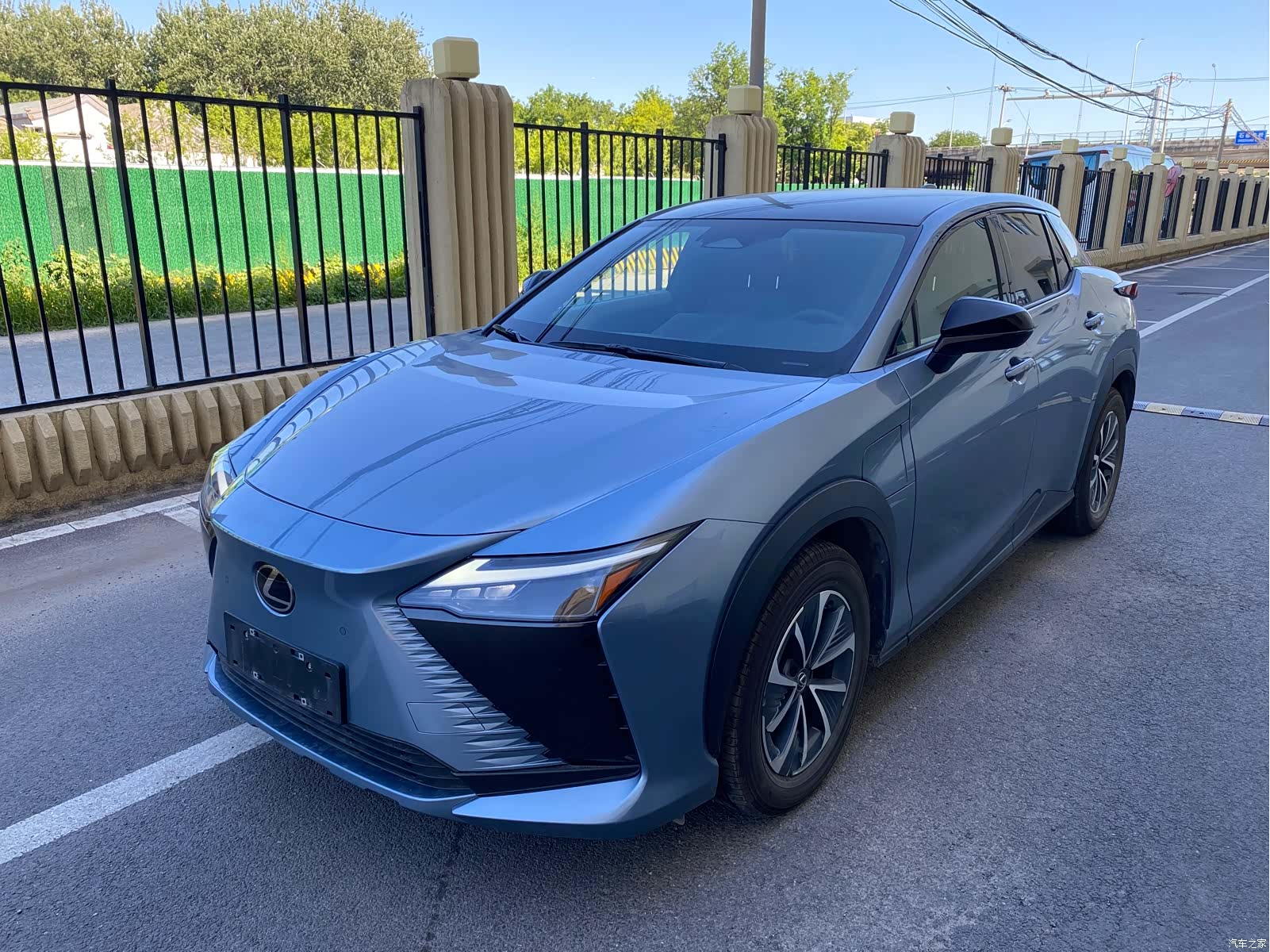 Lexus RZ