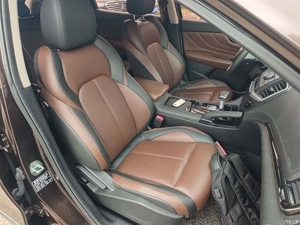 DongFeng AX7, 2018 25