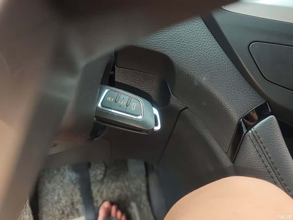 DongFeng AX7, 2018 9