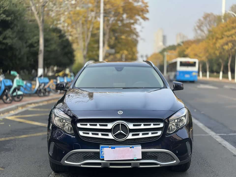 Mercedes-Benz GLA
