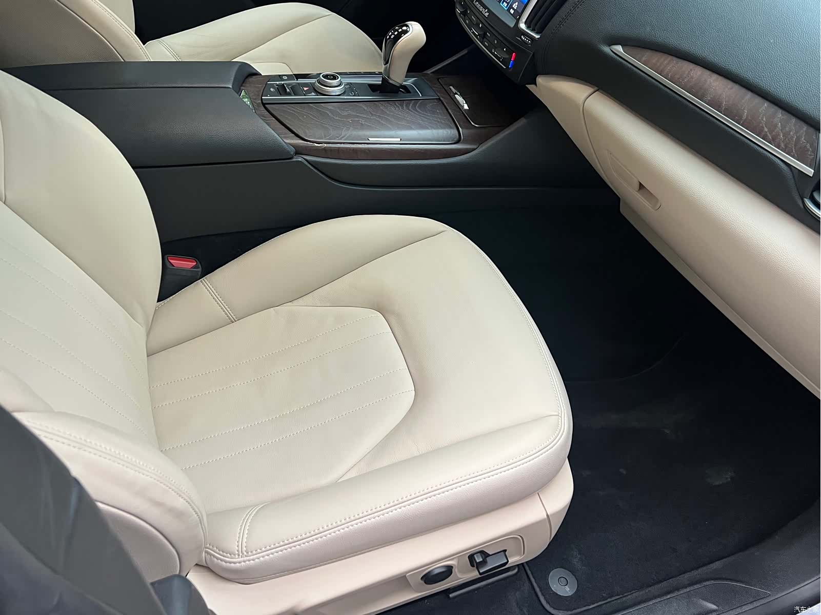 Maserati Levante, 2018 16
