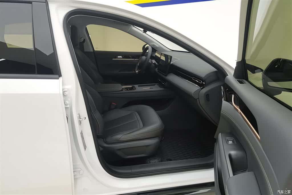 Wuling Starlight, 2025 8