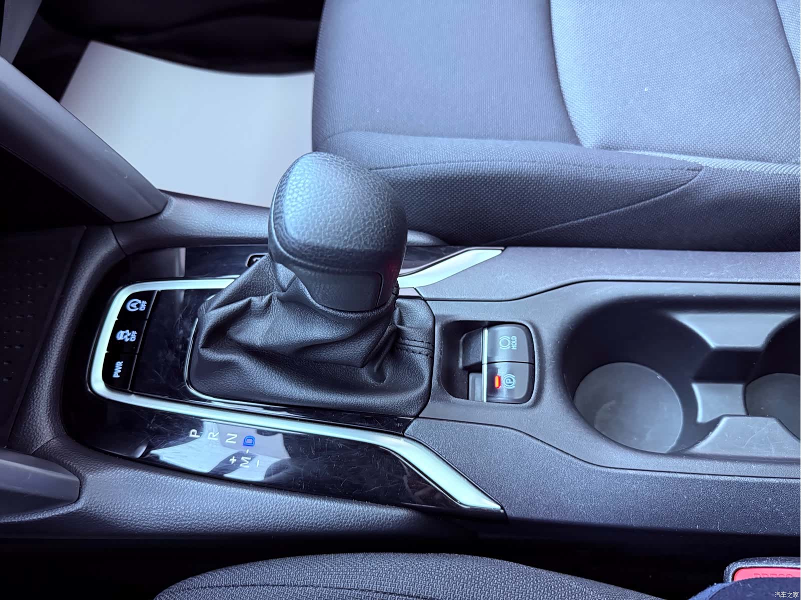 Toyota Frontlander, 2023 18