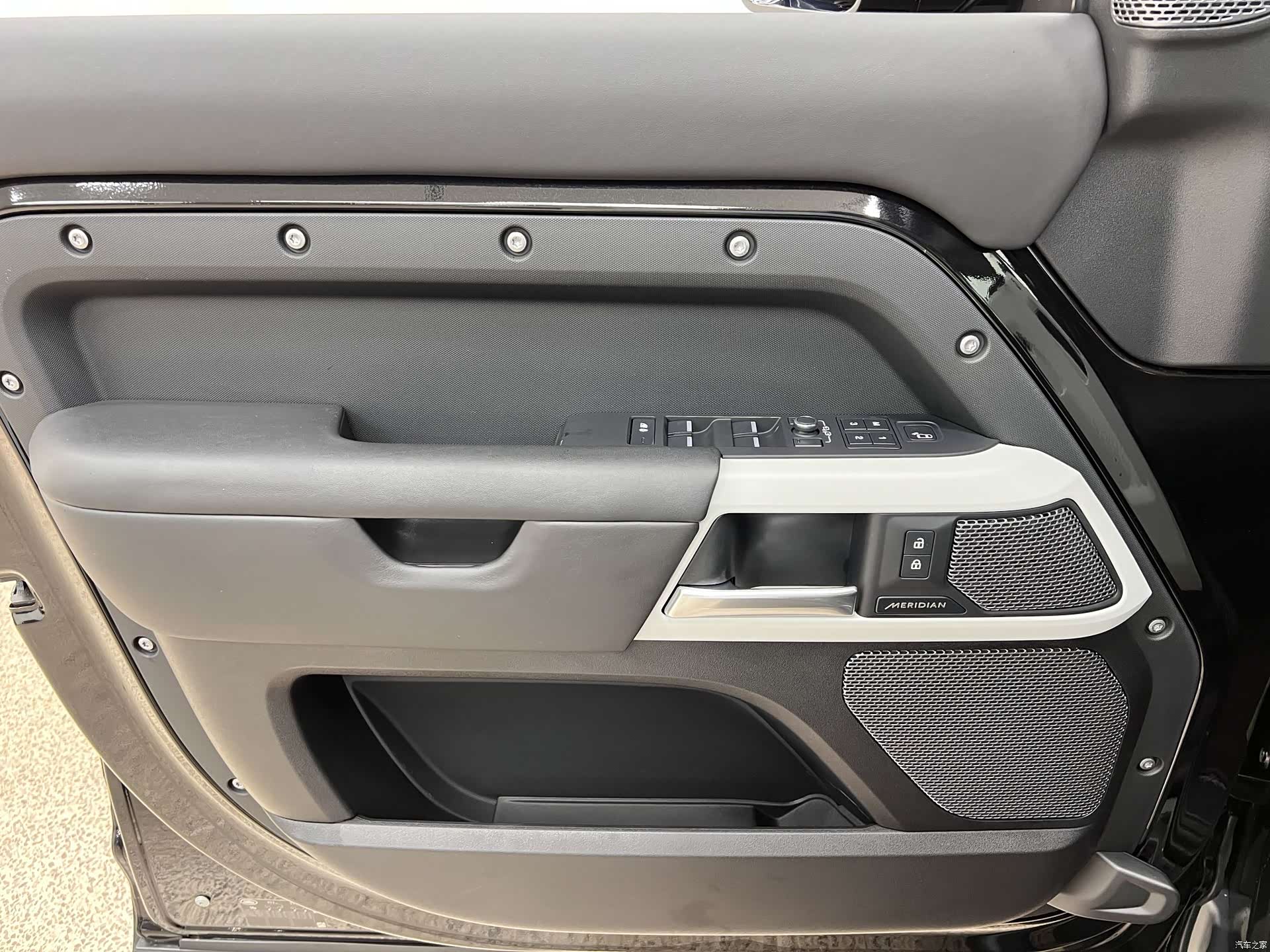 Land Rover Defender, 2022 33