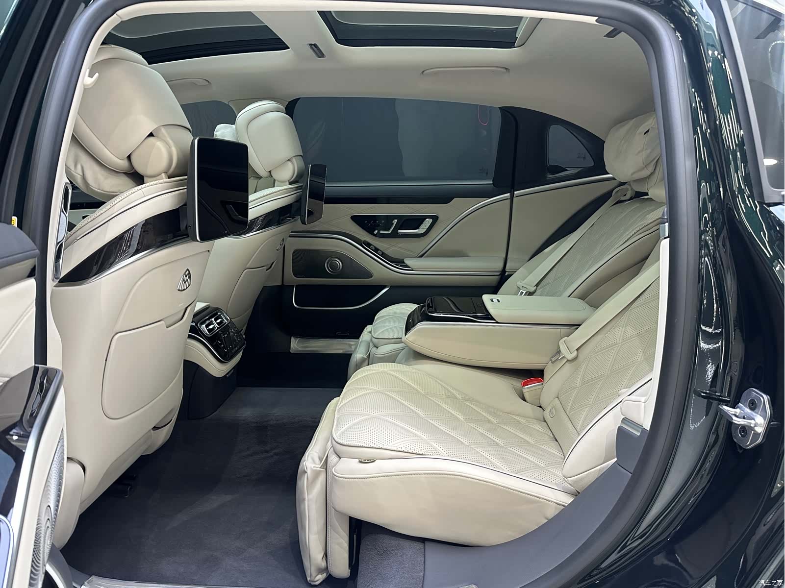Maybach S-Class, 2025 10