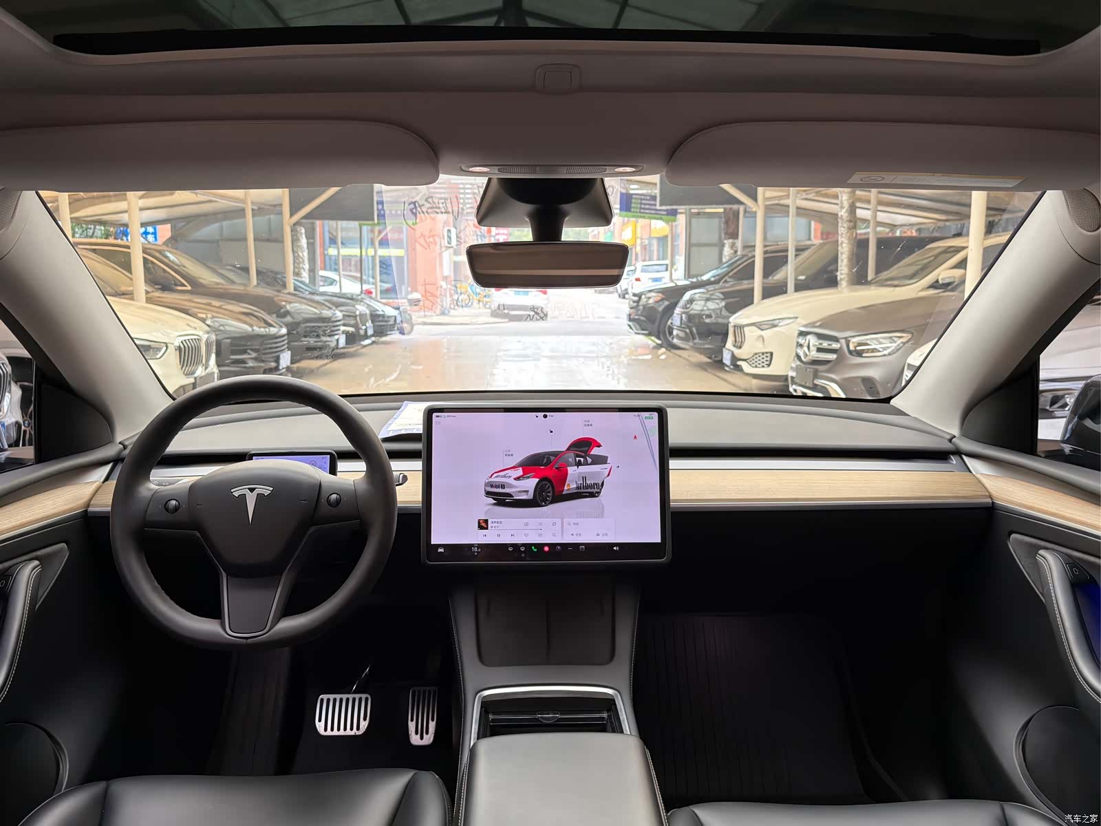 Tesla Model Y, 2023 16
