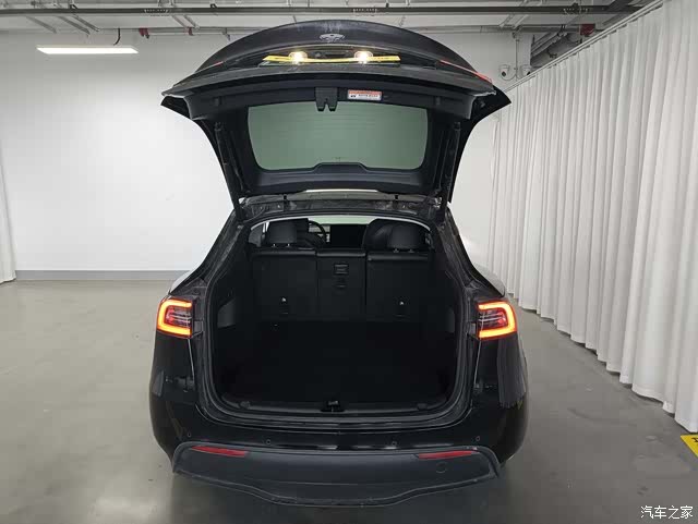 Tesla Model Y, 2021 14