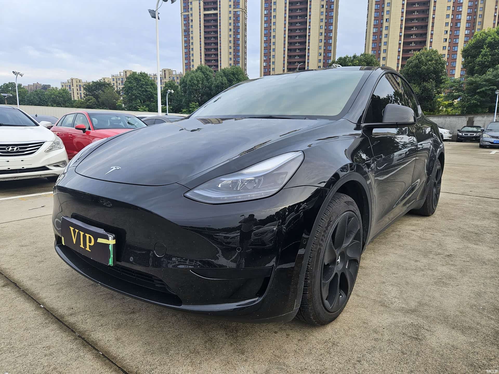 Tesla Model Y, 2023 1