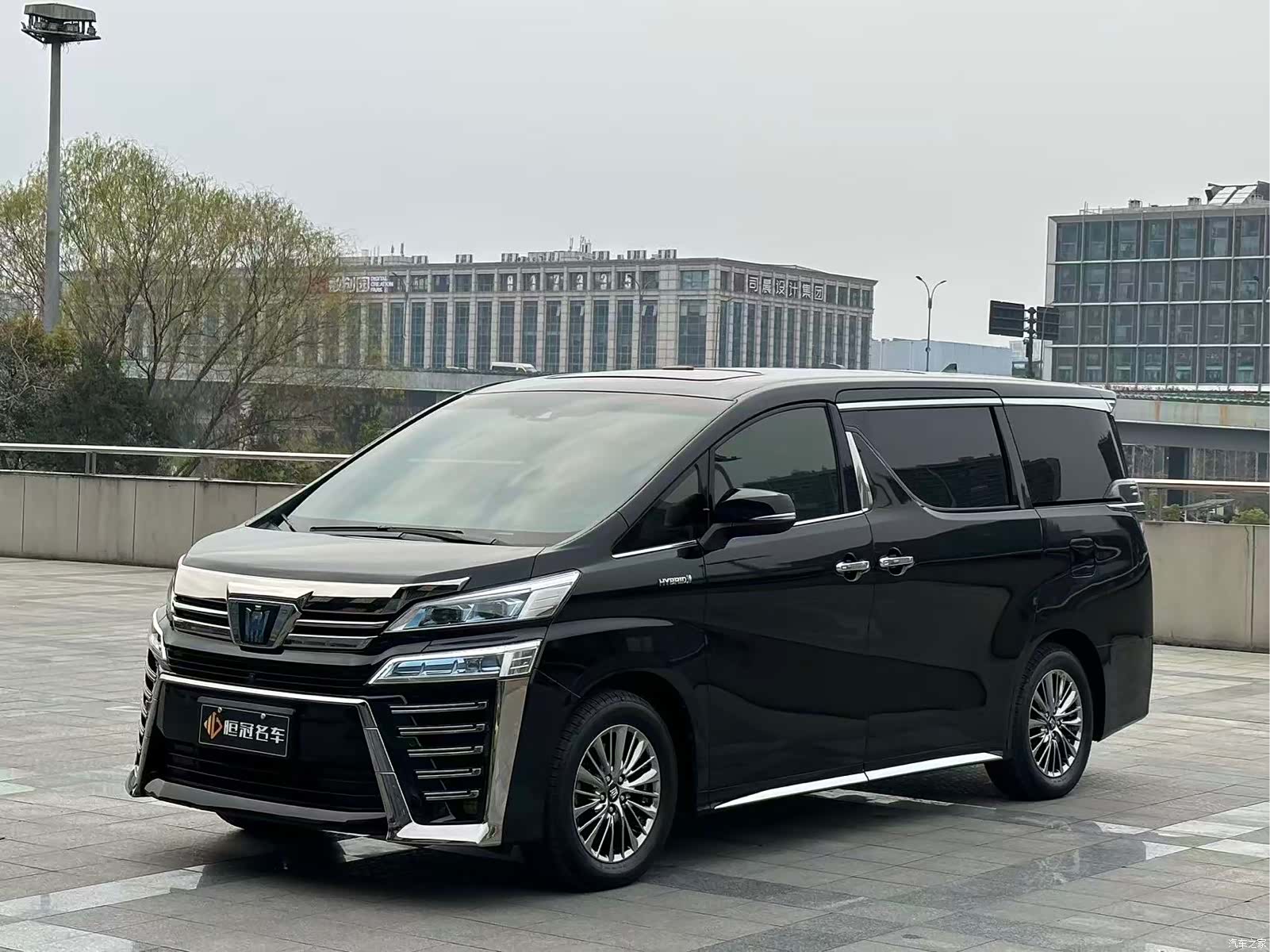 Toyota Vellfire, 2022 1
