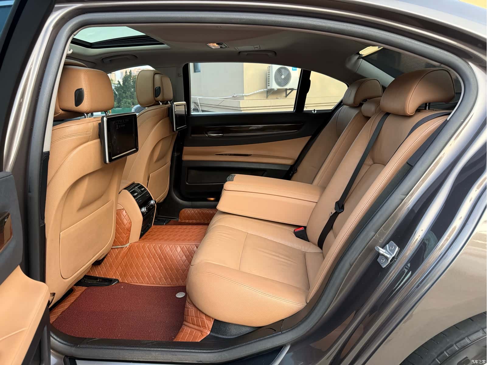 BMW 7 Series, 2013 11