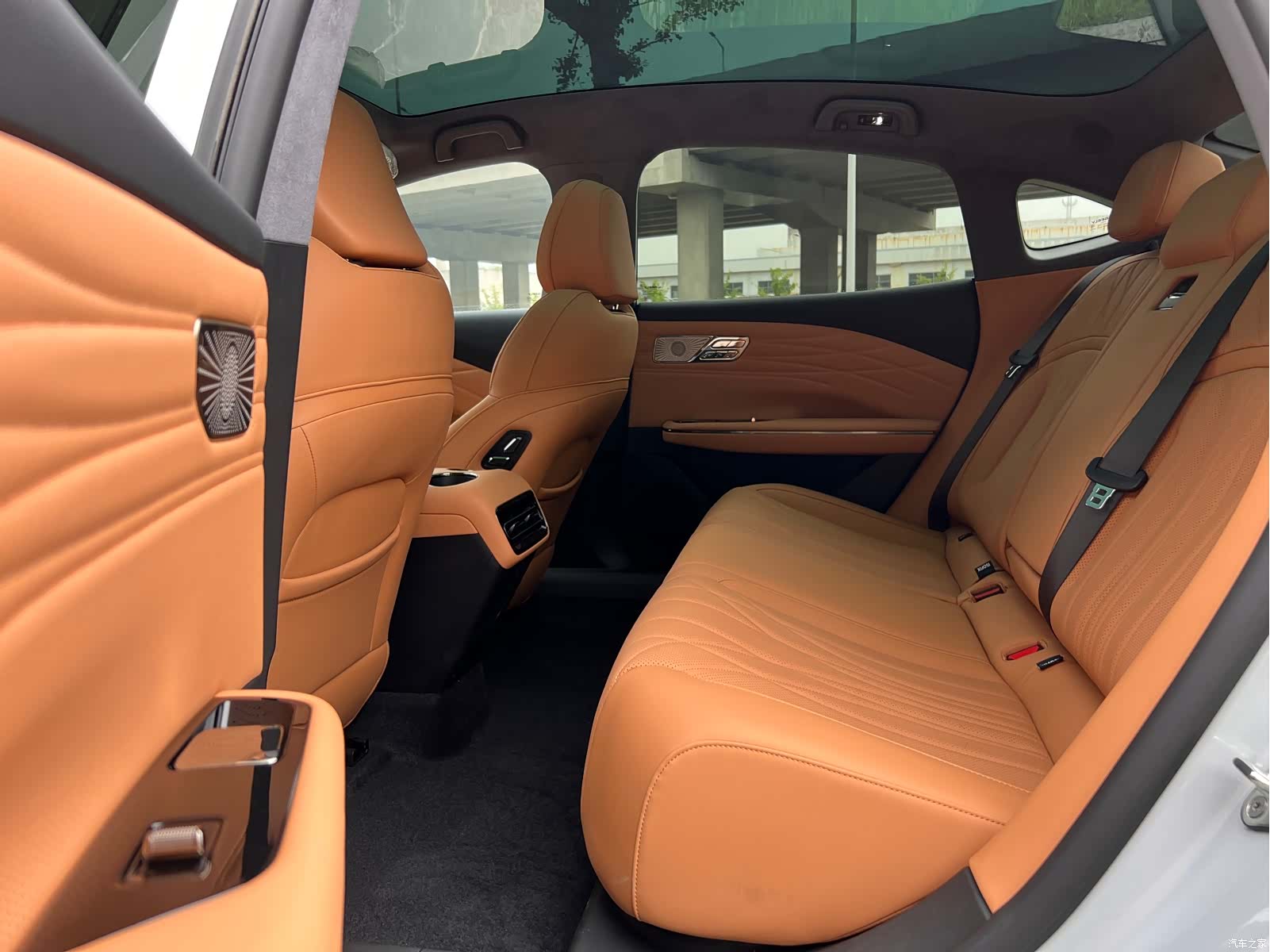 Geely 8, 2025 12