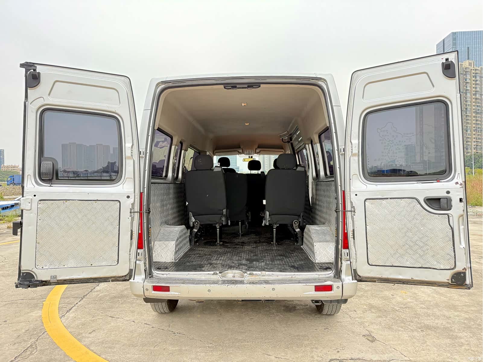 Maxus V80, 2022 9