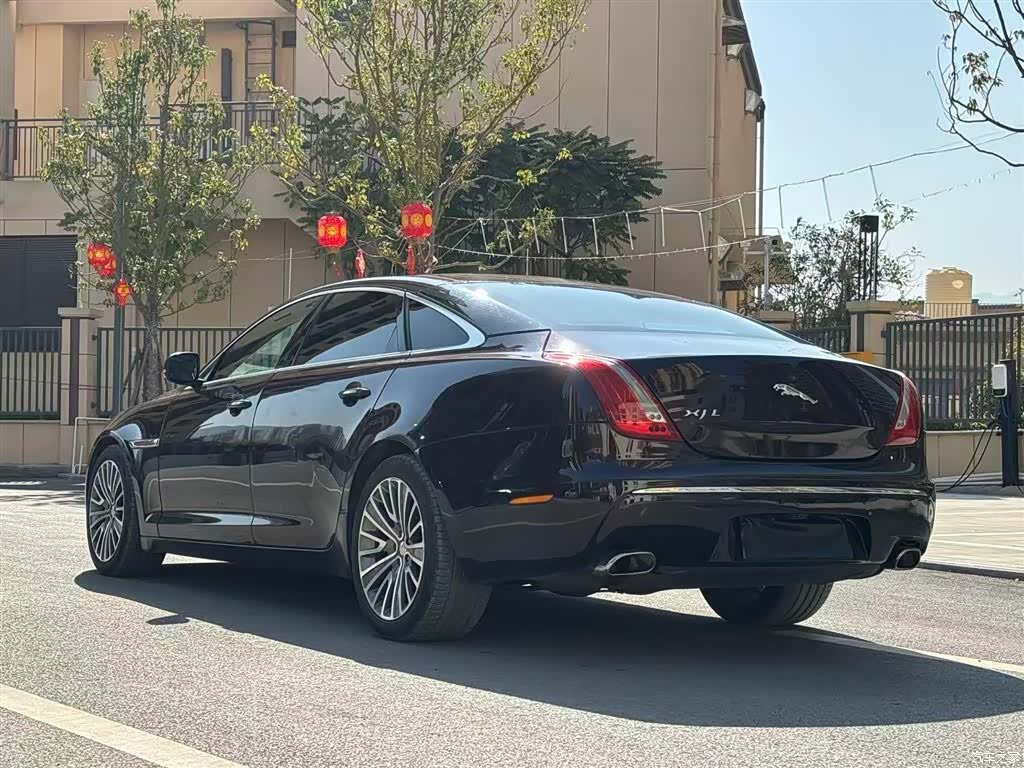 Jaguar XJ, 2010 9
