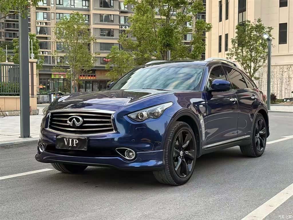 Infiniti QX70