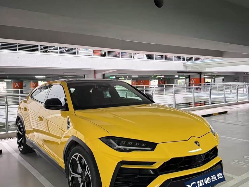 Lamborghini Urus