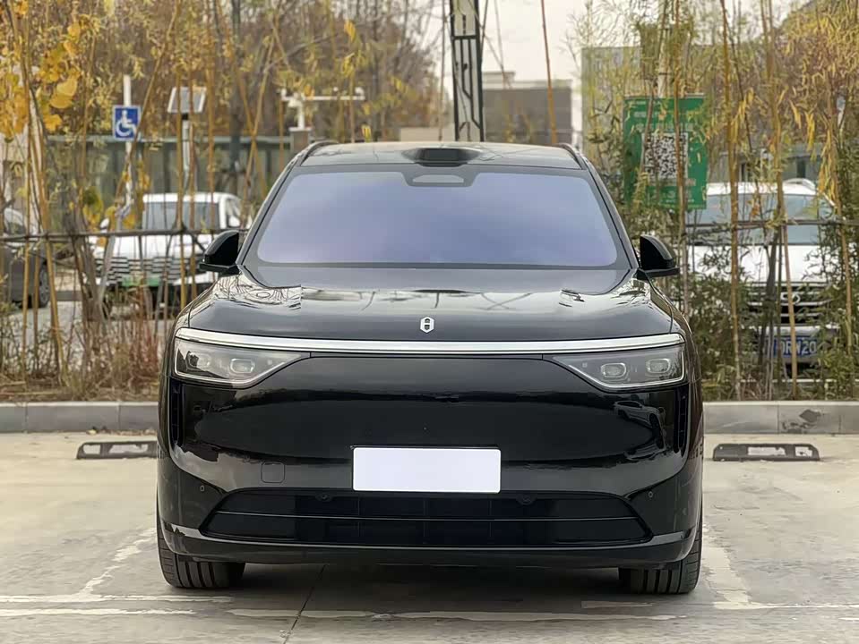 AITO Ask the world M8