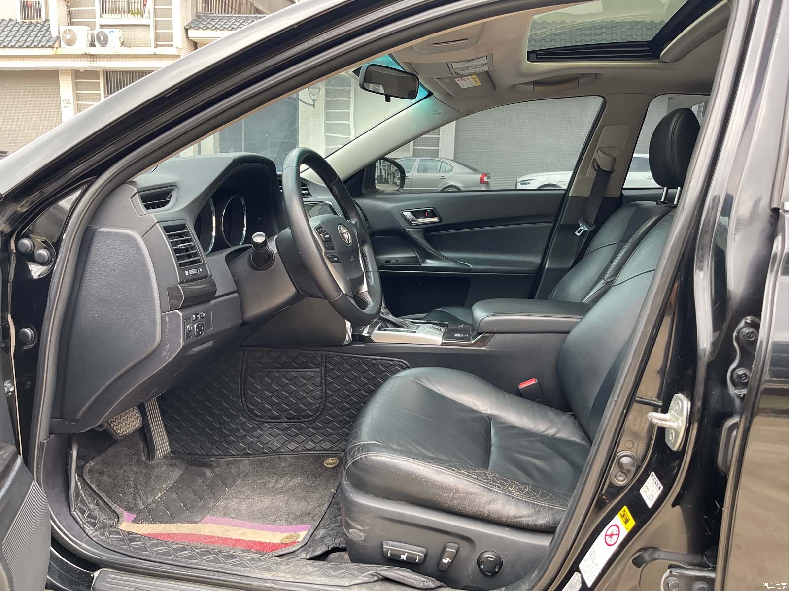 Toyota 2.5V, 2013 9