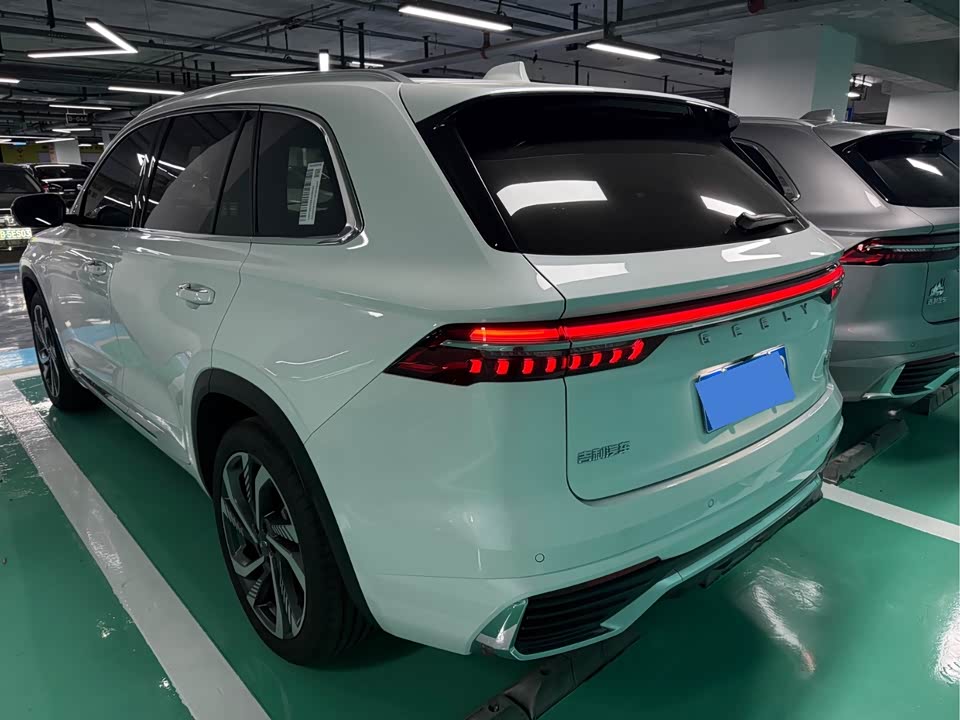 Geely Atlas L